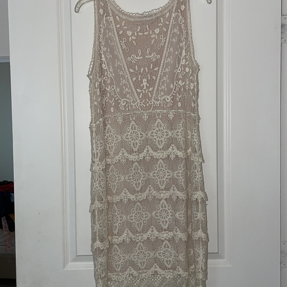 Jennifer Lopez Nude Lace Dress - Picture 3 of 3